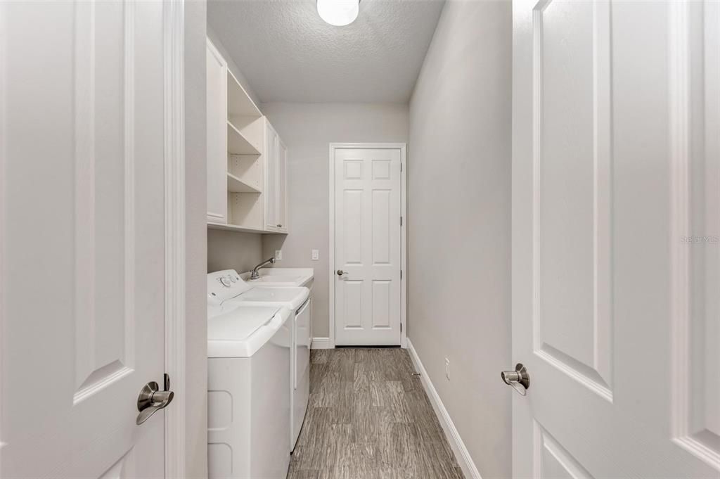 For Rent: $6,500 (3 beds, 2 baths, 2580 Square Feet)