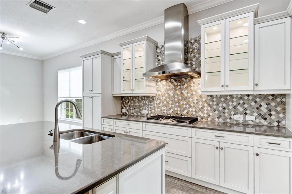 For Rent: $6,500 (3 beds, 2 baths, 2580 Square Feet)