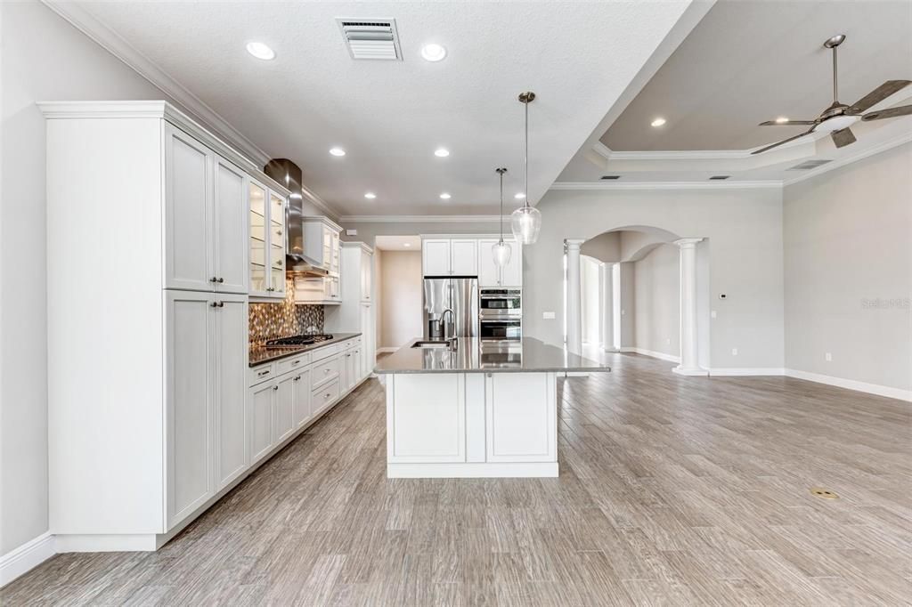 For Rent: $6,500 (3 beds, 2 baths, 2580 Square Feet)