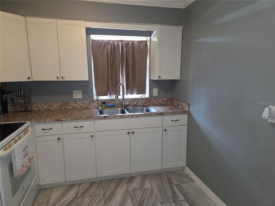 En Venta: $156,000 (2 camas, 2 baños, 979 Pies cuadrados)