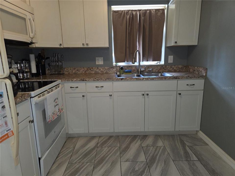 En Venta: $156,000 (2 camas, 2 baños, 979 Pies cuadrados)