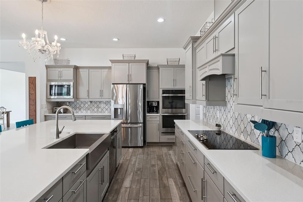 For Sale: $874,500 (5 beds, 4 baths, 3672 Square Feet)