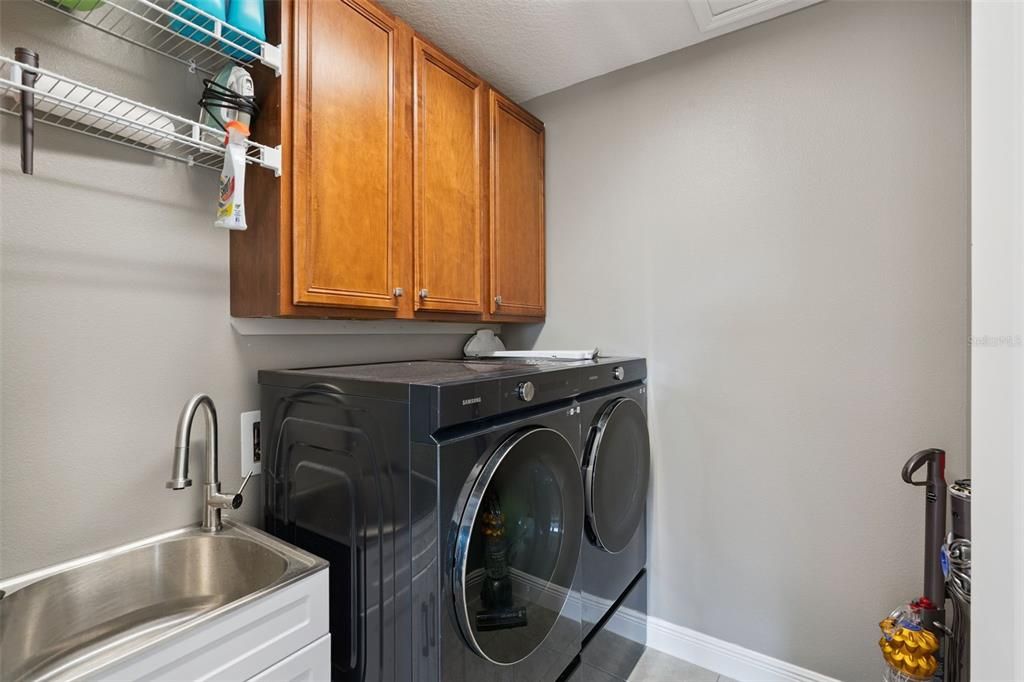 For Sale: $874,500 (5 beds, 4 baths, 3672 Square Feet)