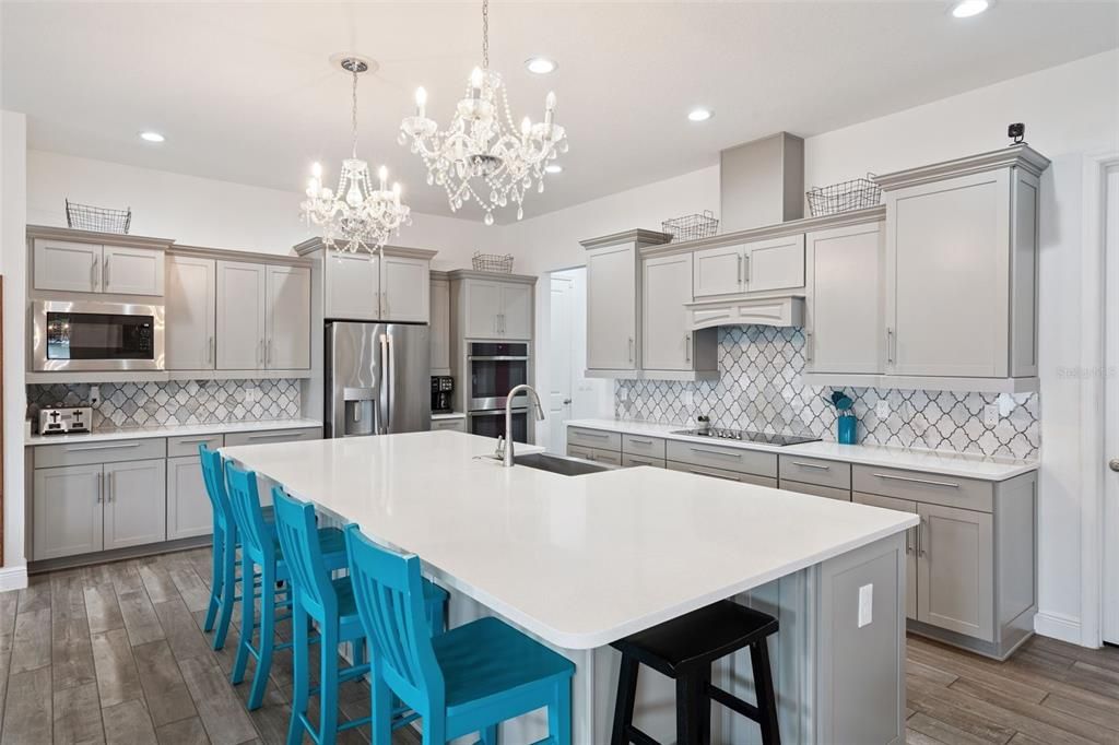 For Sale: $874,500 (5 beds, 4 baths, 3672 Square Feet)