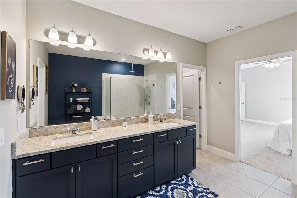 For Sale: $874,500 (5 beds, 4 baths, 3672 Square Feet)