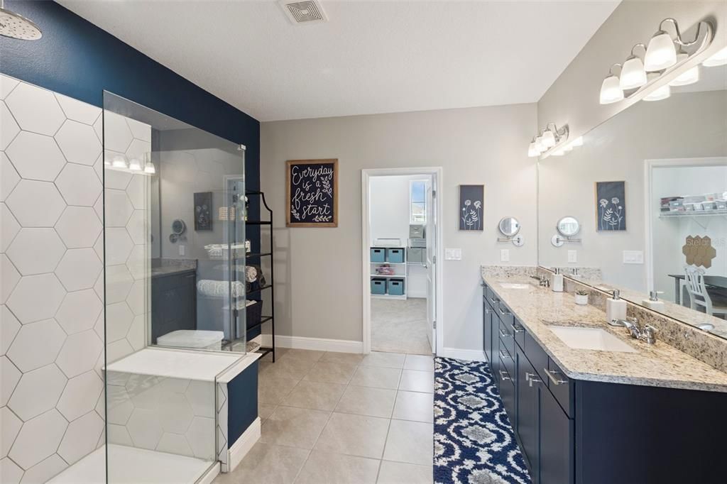 For Sale: $874,500 (5 beds, 4 baths, 3672 Square Feet)