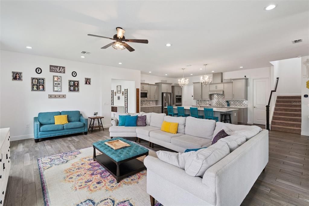 For Sale: $874,500 (5 beds, 4 baths, 3672 Square Feet)