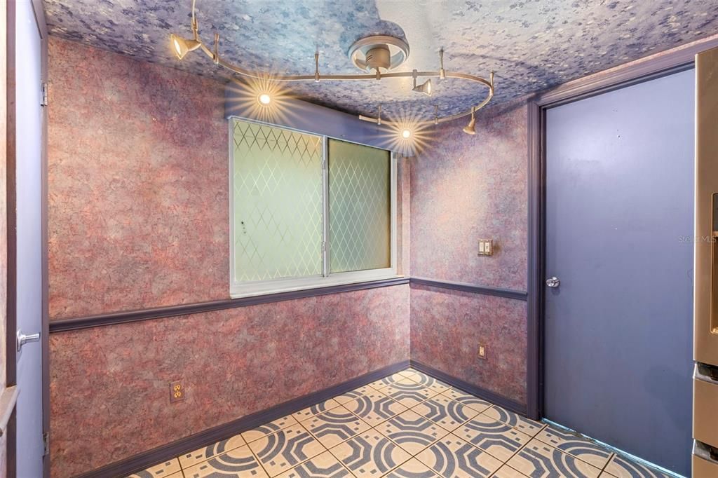 待售: $699,900 (6 贝兹, 0 浴室, 2484 平方英尺)