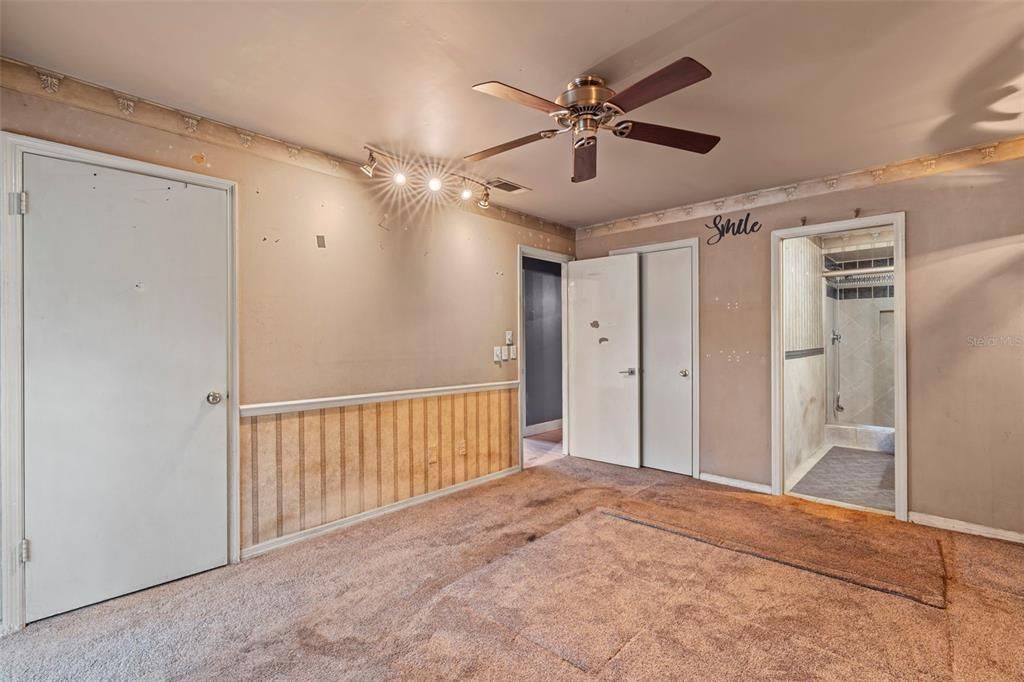 待售: $699,900 (6 贝兹, 0 浴室, 2484 平方英尺)