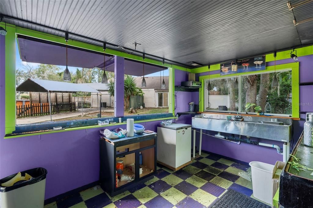 待售: $699,900 (6 贝兹, 0 浴室, 2484 平方英尺)