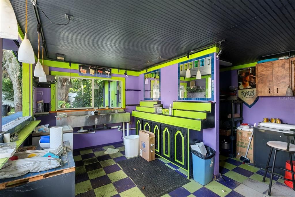 待售: $699,900 (6 贝兹, 0 浴室, 2484 平方英尺)