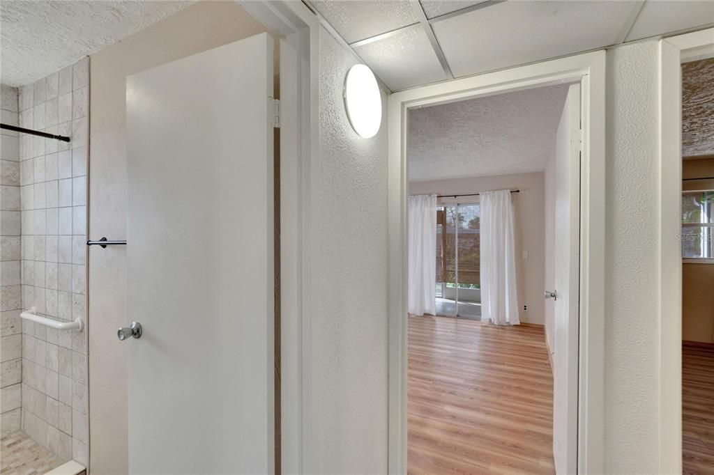 В аренду: $1,600 (2 спален, 1 ванн, 960 Квадратных фут)