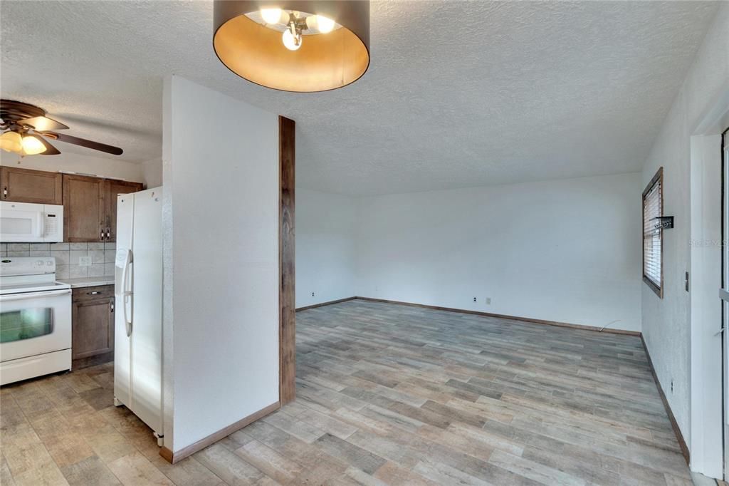 В аренду: $1,600 (2 спален, 1 ванн, 960 Квадратных фут)