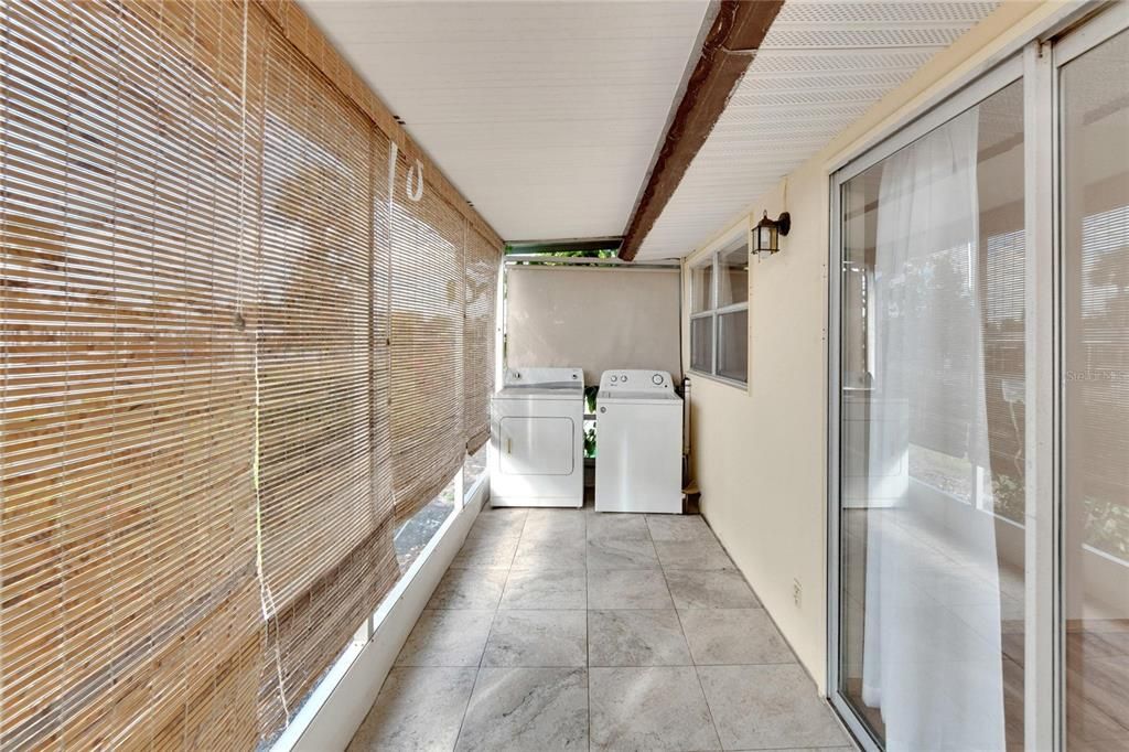 В аренду: $1,600 (2 спален, 1 ванн, 960 Квадратных фут)