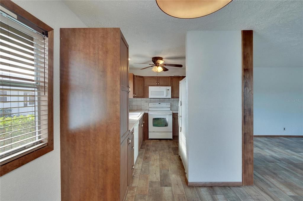 В аренду: $1,600 (2 спален, 1 ванн, 960 Квадратных фут)