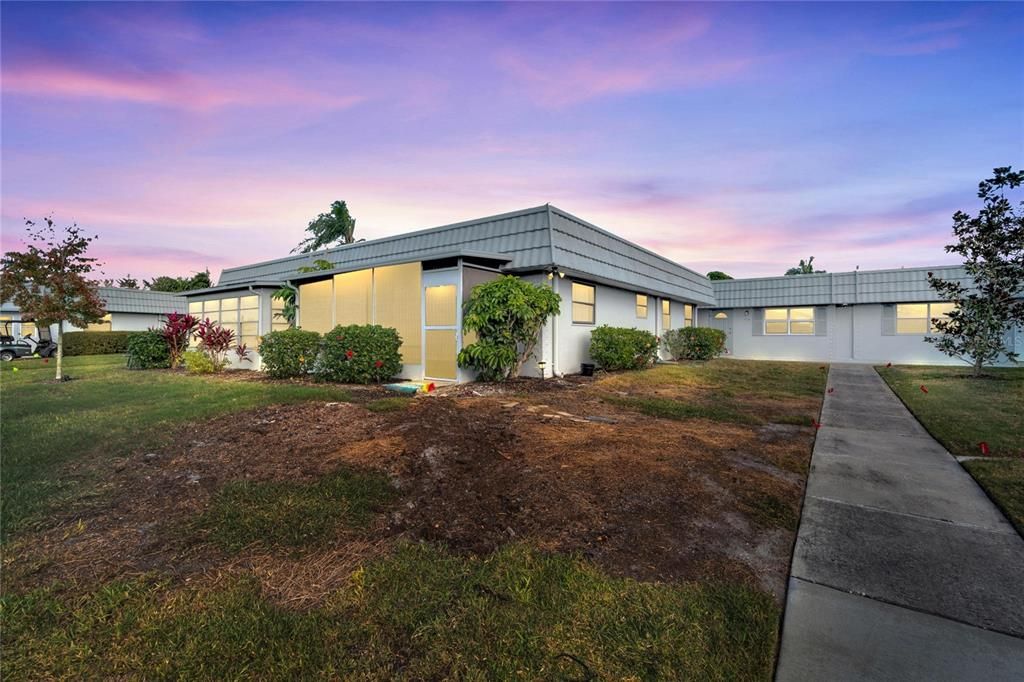 В аренду: $1,600 (2 спален, 1 ванн, 960 Квадратных фут)