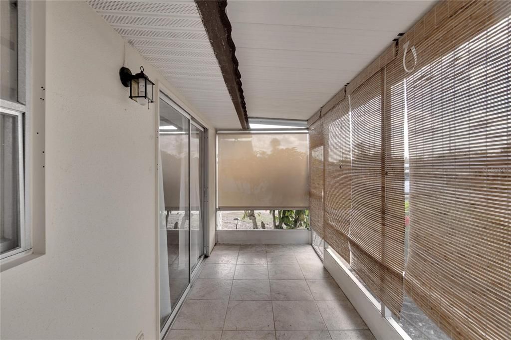 В аренду: $1,600 (2 спален, 1 ванн, 960 Квадратных фут)