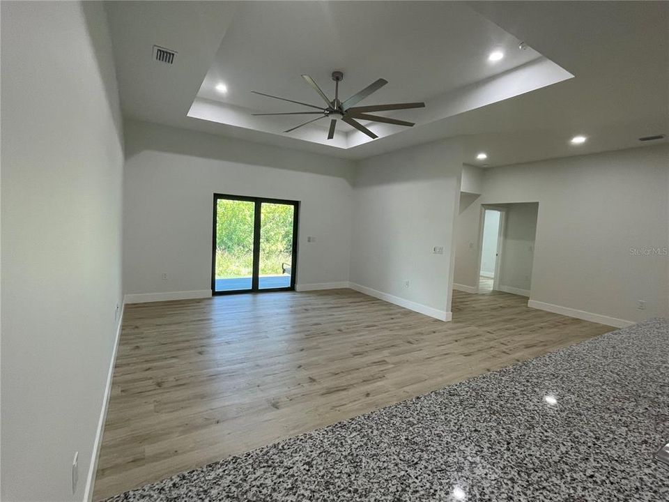 В аренду: $1,950 (3 спален, 2 ванн, 1384 Квадратных фут)