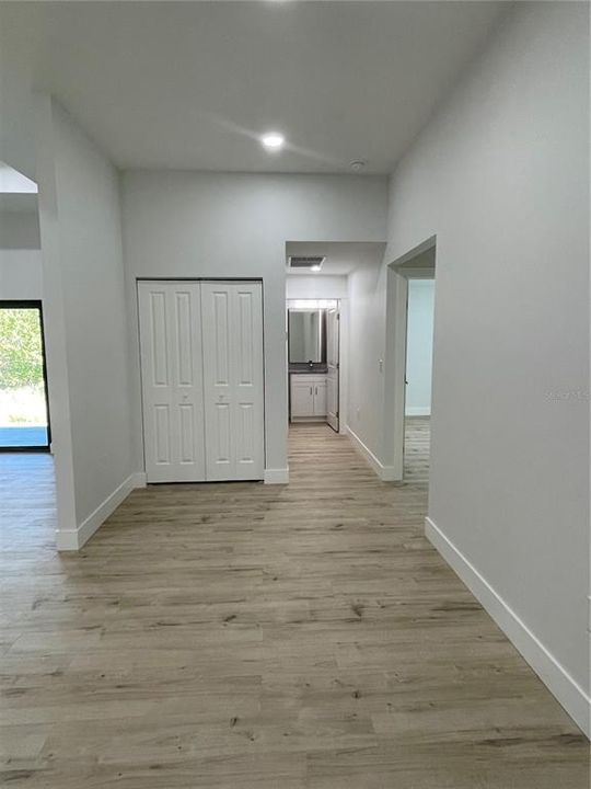 В аренду: $1,950 (3 спален, 2 ванн, 1384 Квадратных фут)