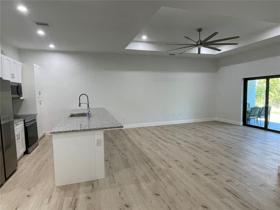 В аренду: $1,950 (3 спален, 2 ванн, 1384 Квадратных фут)