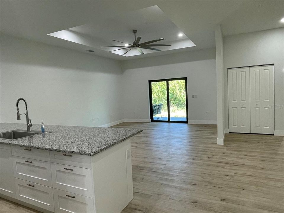 В аренду: $1,950 (3 спален, 2 ванн, 1384 Квадратных фут)