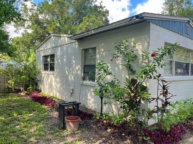 Active With Contract: $425,000 (3 beds, 2 baths, 1158 Square Feet)