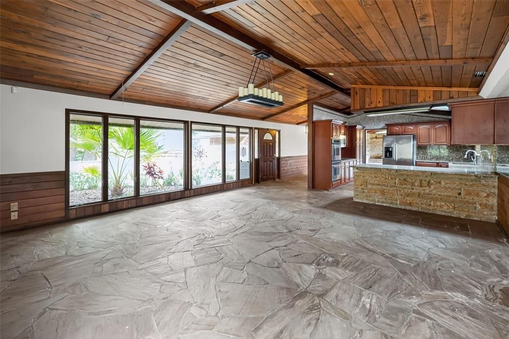 En Venta: $514,900 (4 camas, 2 baños, 3052 Pies cuadrados)