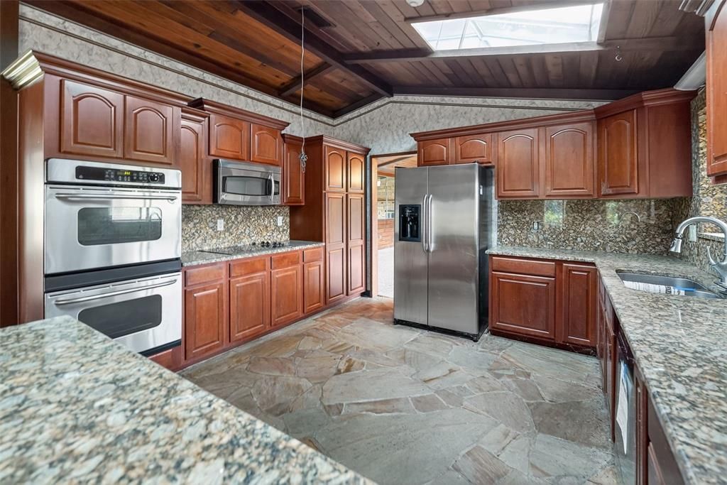 En Venta: $514,900 (4 camas, 2 baños, 3052 Pies cuadrados)