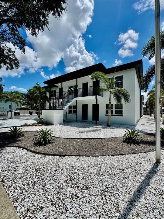 出租: $1,500 (1 贝兹, 1 浴室, 650 平方英尺)