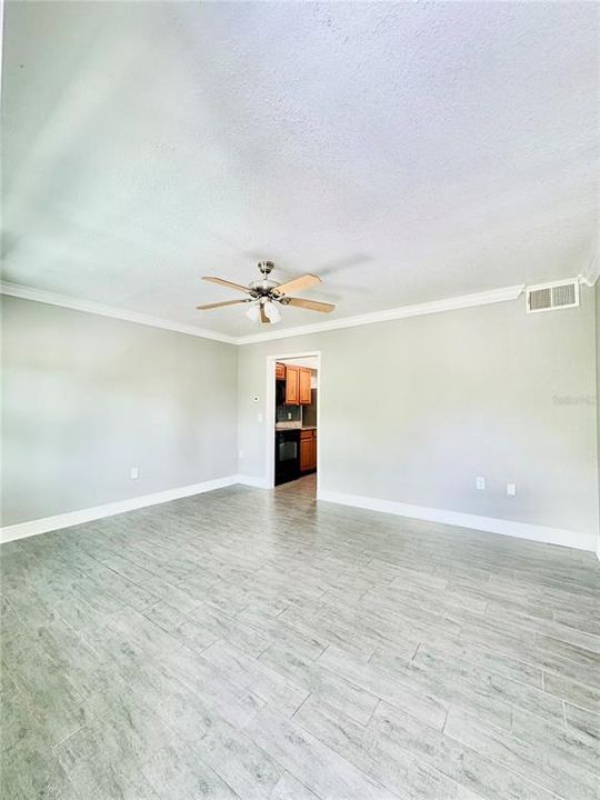 出租: $1,500 (1 贝兹, 1 浴室, 650 平方英尺)