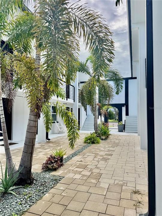 出租: $1,500 (1 贝兹, 1 浴室, 650 平方英尺)