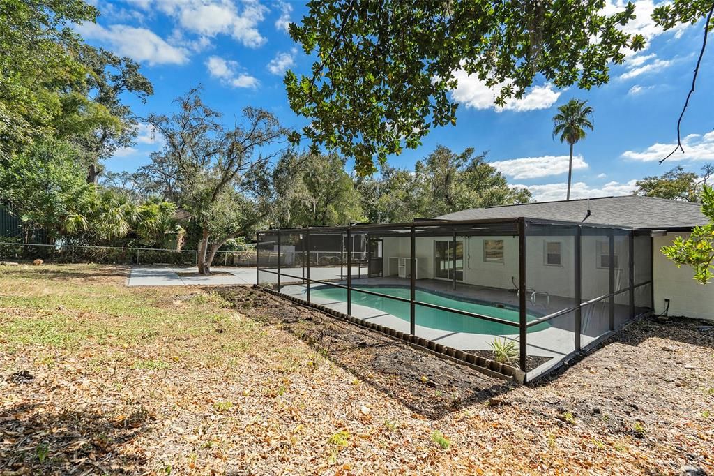 Active With Contract: $379,000 (4 beds, 3 baths, 1250 Square Feet)