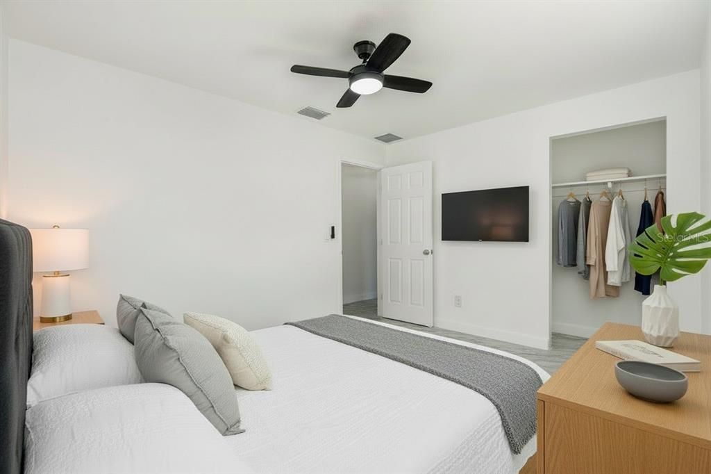 Active With Contract: $379,000 (4 beds, 3 baths, 1250 Square Feet)