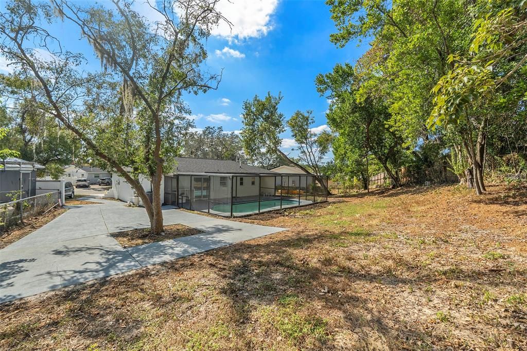 Active With Contract: $379,000 (4 beds, 3 baths, 1250 Square Feet)