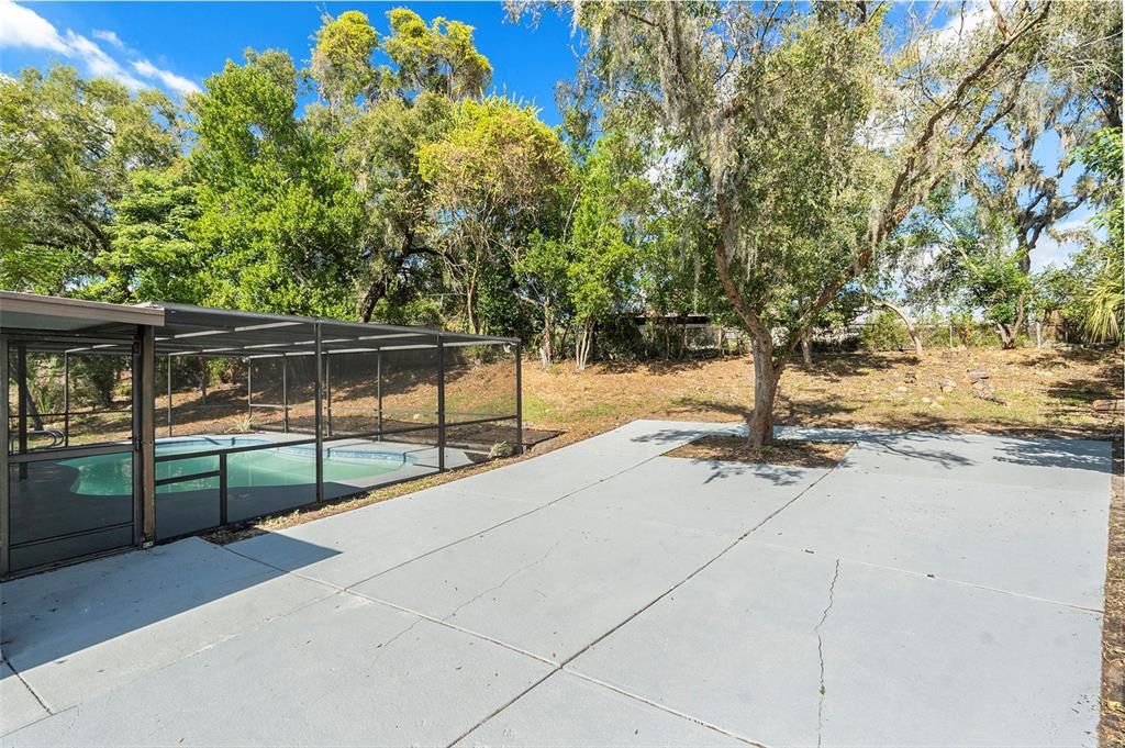 Active With Contract: $379,000 (4 beds, 3 baths, 1250 Square Feet)