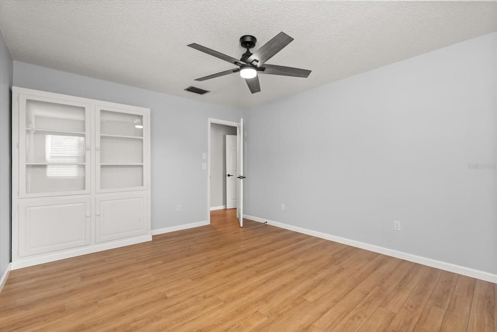 Active With Contract: $559,000 (3 beds, 3 baths, 2428 Square Feet)