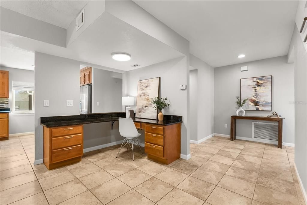 Active With Contract: $559,000 (3 beds, 3 baths, 2428 Square Feet)