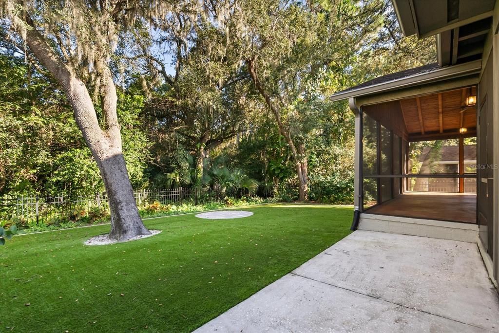 Active With Contract: $559,000 (3 beds, 3 baths, 2428 Square Feet)