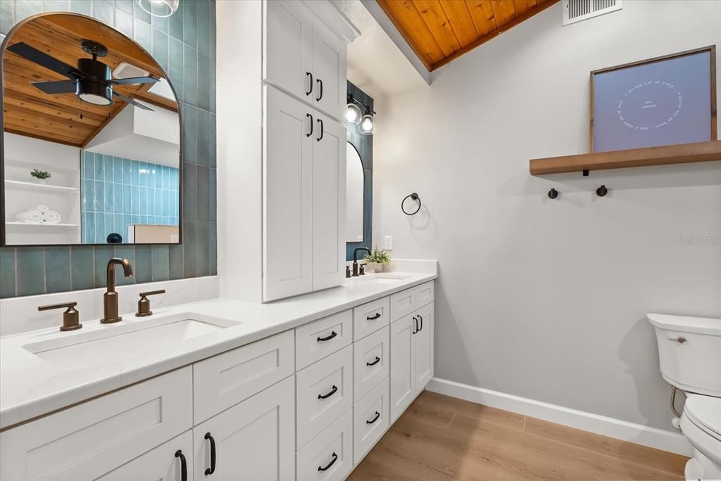 Active With Contract: $559,000 (3 beds, 3 baths, 2428 Square Feet)