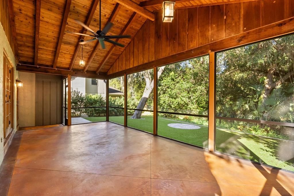 Active With Contract: $559,000 (3 beds, 3 baths, 2428 Square Feet)