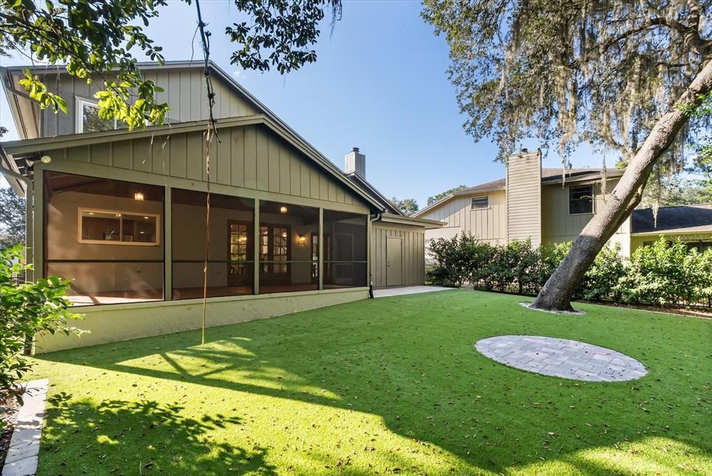 Active With Contract: $559,000 (3 beds, 3 baths, 2428 Square Feet)