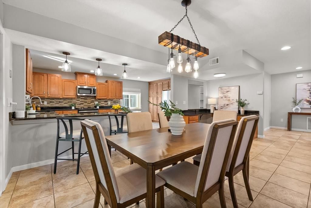 Active With Contract: $559,000 (3 beds, 3 baths, 2428 Square Feet)