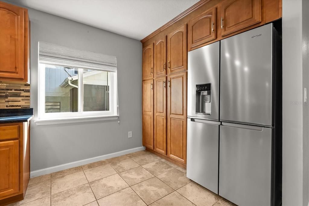 Active With Contract: $559,000 (3 beds, 3 baths, 2428 Square Feet)