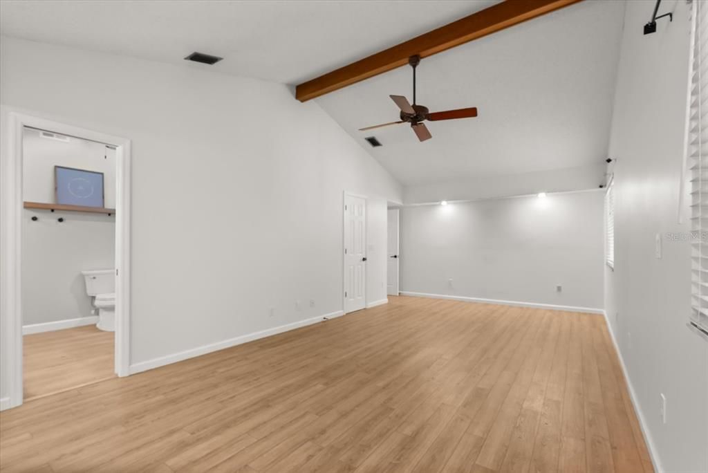 Active With Contract: $559,000 (3 beds, 3 baths, 2428 Square Feet)