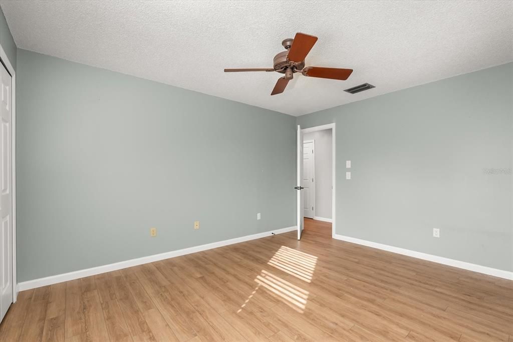 Active With Contract: $559,000 (3 beds, 3 baths, 2428 Square Feet)