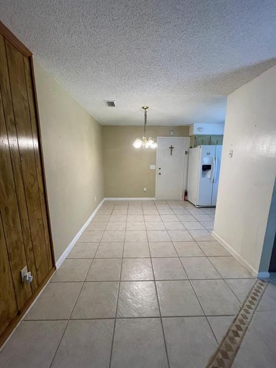 For Sale: $275,000 (3 beds, 2 baths, 1352 Square Feet)