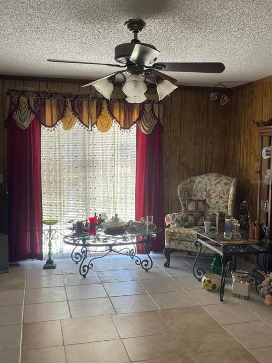 For Sale: $275,000 (3 beds, 2 baths, 1352 Square Feet)