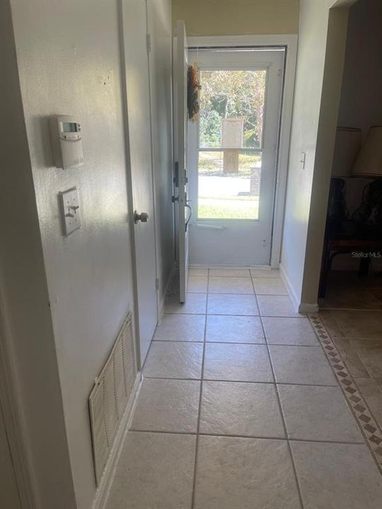 For Sale: $275,000 (3 beds, 2 baths, 1352 Square Feet)