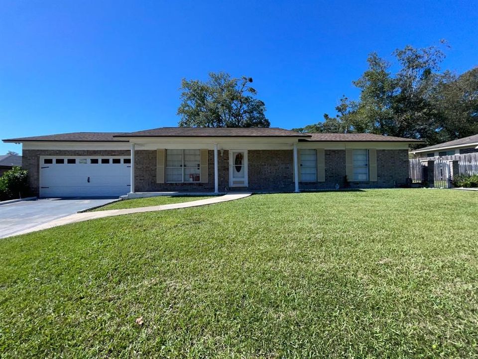 For Sale: $275,000 (3 beds, 2 baths, 1352 Square Feet)