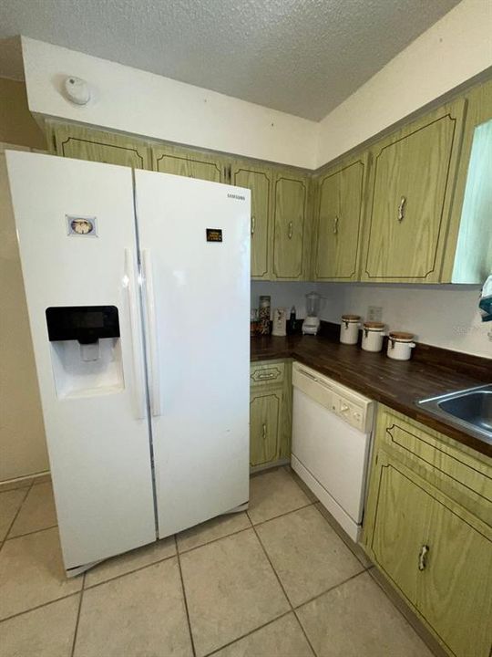 For Sale: $275,000 (3 beds, 2 baths, 1352 Square Feet)